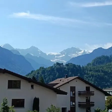 Swiss Alpine View 度假居 *