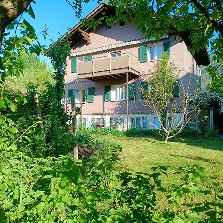 Swiss Alpine View Дом отдыха Интерлакен